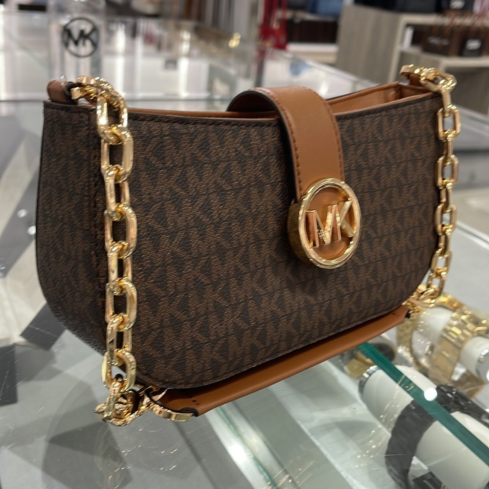 MICHAEL KORS
Carmen Small Shoulder Bag
Brown Signature 
NWT - Picture 3 of 16